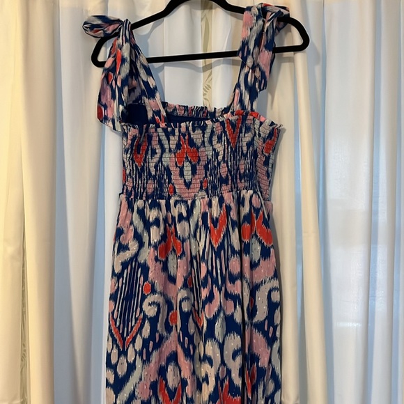 Crown & Ivy M smocked tiered maxi dress Blue Ikat. - Picture 3 of 6